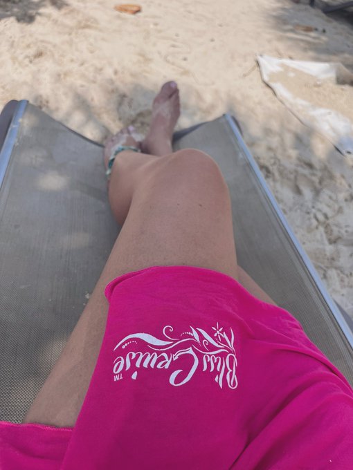 Vaca vibes @BlissCruise https://t.co/7pq87rCcW3<a class="tags" target="_blank" title="On Twitter" href="/?out=eyJ0eXAiOiJKV1QiLCJhbGciOiJIUzUxMiJ9.eyJpYXQiOjE3MjMzMDUxOTUsImlzcyI6InR3cG9ybnN0YXJzLmNvbSIsIm5iZiI6MTcyMzMwNTE5NSwiZXhwIjoxNzU0ODQxMTk1LCJyZWRpcmVjdF91cmwiOiJodHRwczovL3R3aXR0ZXIuY29tL0JsaXNzQ3J1aXNlIn0.A18rmts71jIQ138KDO17FjtQaAPB55g3gXu-0Br27uCw8RkR44ewNz_9nQwhep4nXfYhygQXAH2E6jHVxgkD2w">@BlissCruise</a><a href="/tag/leaveyourhaton"class="tags"><span>#leaveyourhaton</span></a>