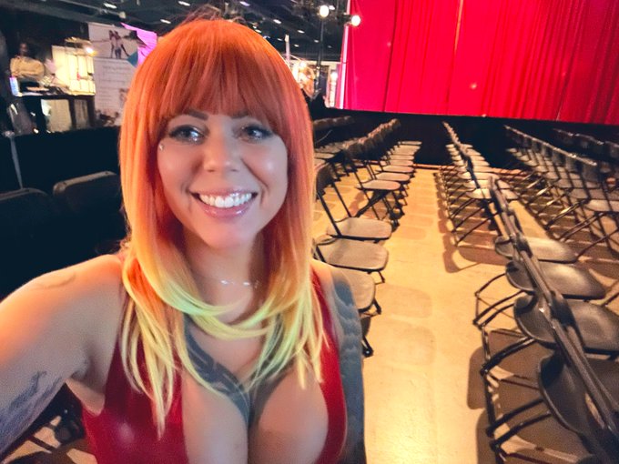 11 workshops in the books including 5 new handjob techniques. ✨❤️🔥🙏🏻🥂Let me know when you want to come