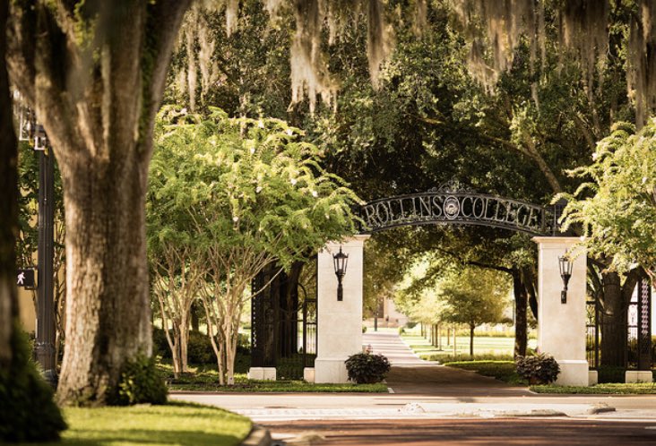 CollegeOHS's tweet photo. I was also able to see the University of Tampa.  It is a great sized, high quality institution in an urban setting.  Finally I ended at Rollins College in Winter Park.  It is a campus in a beautiful setting that has a great walkable town- lots going on there! https://t.co/nivAWTr3pk
