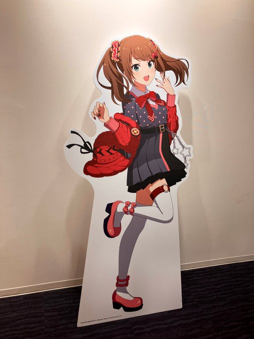 アトレ秋葉原のアイマスショップ、なぜかエスカレーター奥にポツンと何の案内もなく置いてある不思議な空間