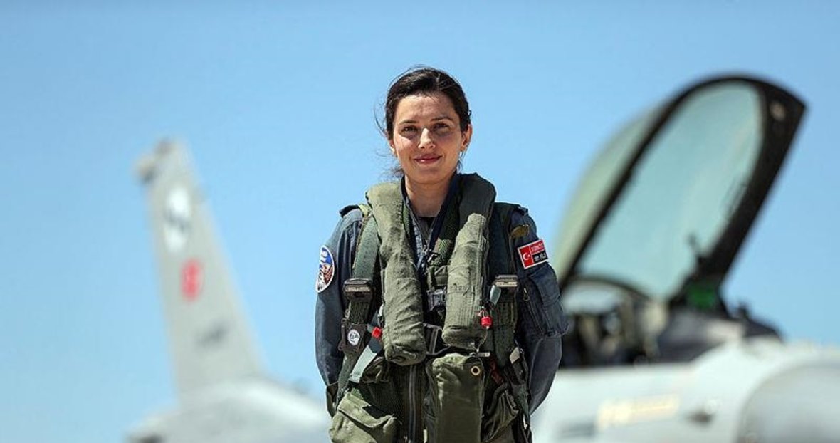 Brave Turkish women, defenders of the sky. 

#TurkishAirForce
