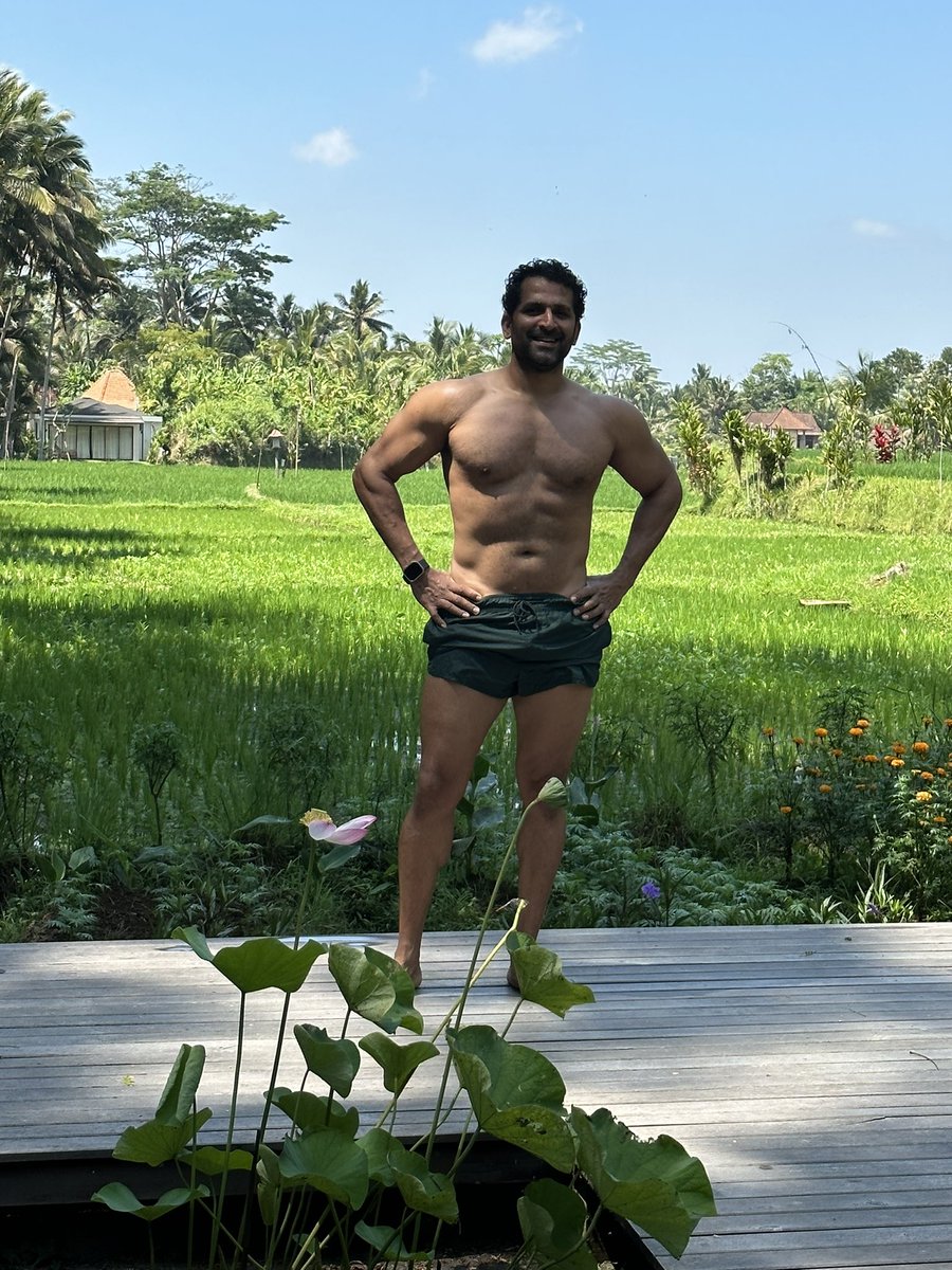 highonkokken's tweet photo. Nothing like ๐ waking up to the rice paddy fields and working out in the open.
Shot by my lovely @Poojaram22
#ubudbali #ricepaddyfields #openairworkout #noexcusesonvacation #vacationmode https://t.co/THvSoJr3Mk