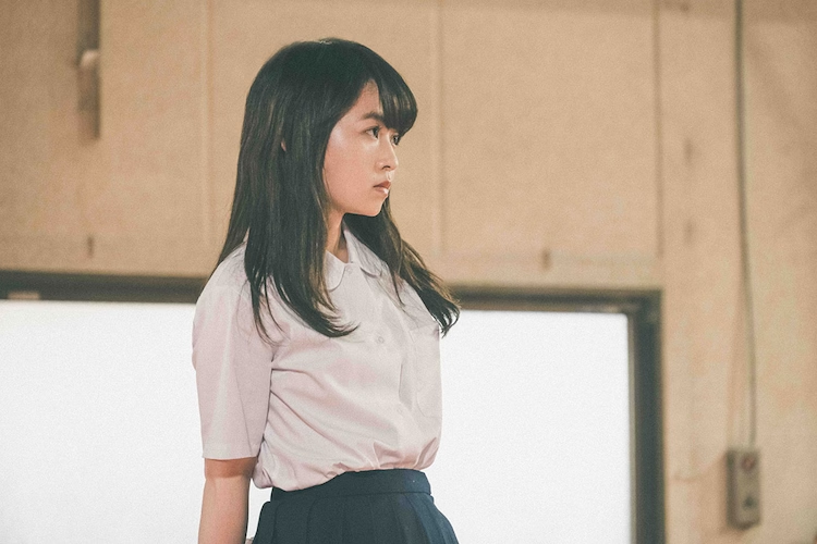 zyasuoki_b's tweet photo. 登場人物の肌の質感までリアルな眩しくて生々しくて直視できない青春映画『まなみ100%』が実写じゃないとありえない映像の尖りで俺のニキビ痕も抉った。"男"の特権に気づきながら"純愛""若気の至り"としらばっくれてきた後ろ暗い俺には泣く権利はないが、卑怯にも泣いた。懺悔の映画にしてはエロすぎ。 https://t.co/YZOnbCApJk