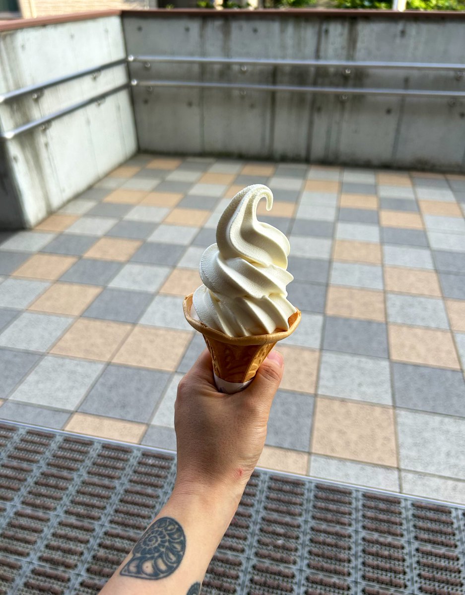 08min's tweet photo. 🍦🍦🍦🍦 https://t.co/cL4bD5WSKC