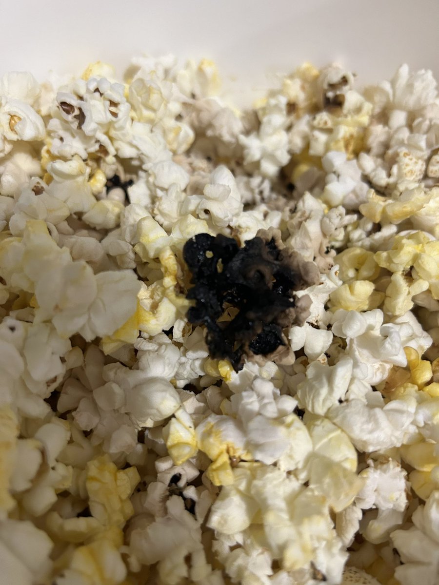 valezambranO🤍 tweet media