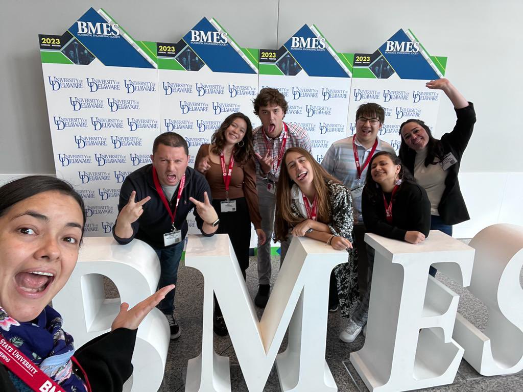 Attending my first #BMES2023 couldn’t have gone better! Meeting  the @LatinXinBME community was definitely one of the highlights! Thanks to all the organizers for putting this together 👏 and thanks to my PIs @nhc_nanomedlab @dgpnanomedlab for their constant support 🙌♥️