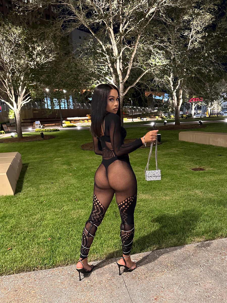 lenikaaaa_'s tweet photo. There she go ✨🖤 https://t.co/CIro1gvHnk