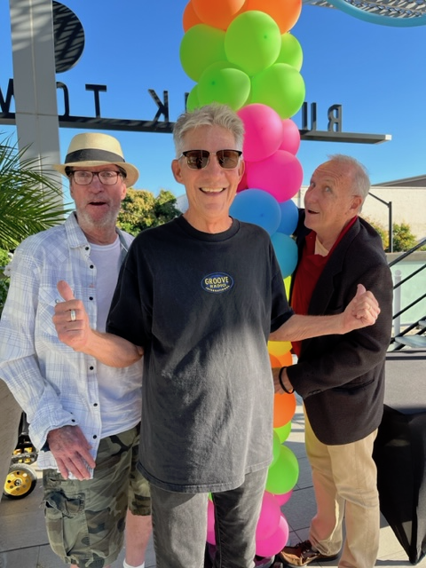 SwedishEgil's tweet photo. Big thanks to everyone who came out to the #BurbankTownCenter…that was a goooood time!🦅
🙏@GEC_events @MyValleyPass @Poorman1 #DjRobin #RobertRoll #BobTaylor #KlondikeKarl https://t.co/LSX2sOoG91
