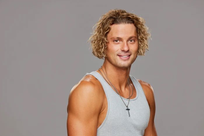 HeatherBBFan's tweet photo. I think we can all agree that one of them is winning this season #BB25 https://t.co/MvjsnLtjzE