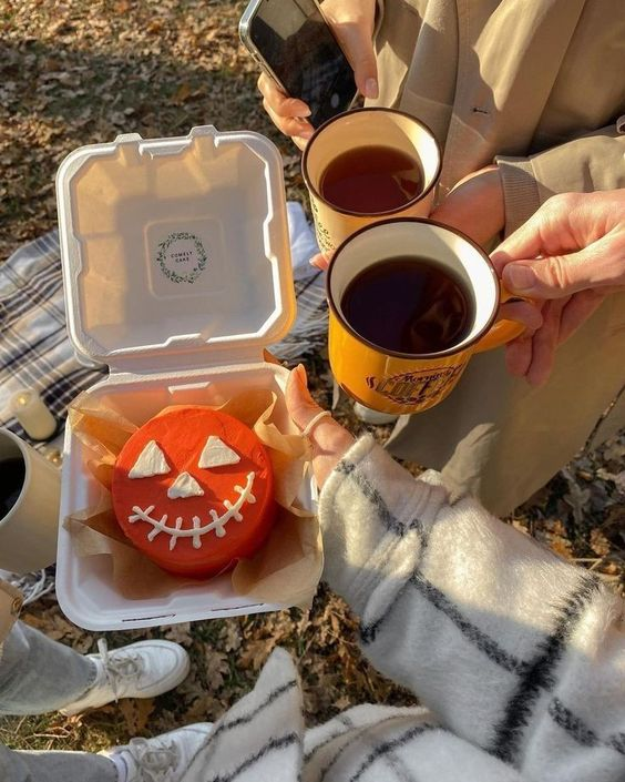 etherealdior's tweet image. crisp autumn mornings 🍁