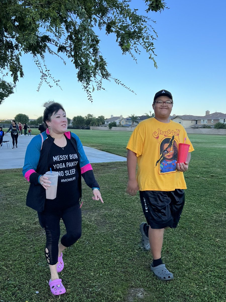 FalconsAvalon's tweet photo. Family Morning Walks are a great way to bond through physical activity. Thank you families for joining us each week! #FalconsUnitedInExcellence #FamilyMorningWalks #commit2fit @EPEWCP @HealthierGen @mark_lenoir https://t.co/3wgN1Vn5gC