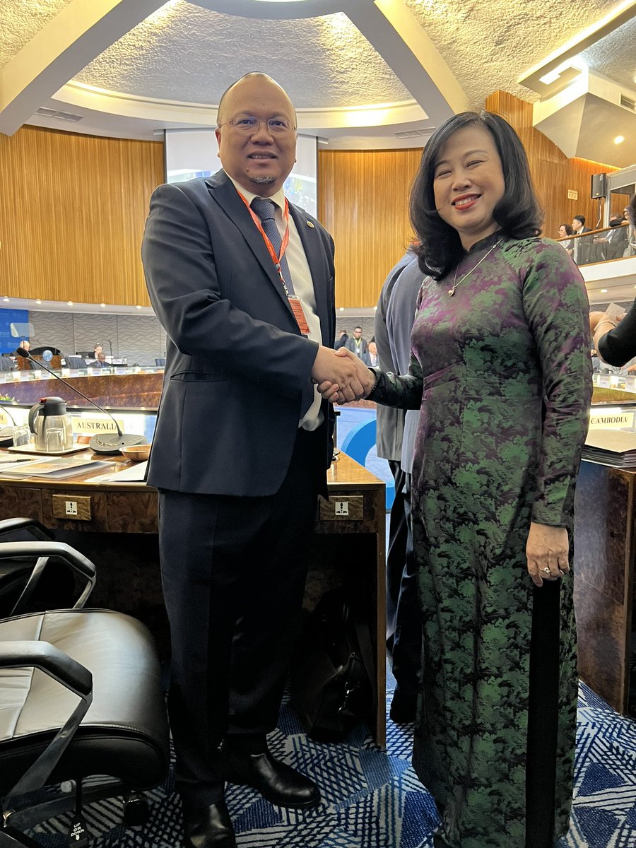 Happening now: 74th session of <a href="/WHO/">World Health Organization (WHO)</a>  Regional Committee for the Western Pacific. HE Mrs Dao Hong Lan, Minister of Health of Viet Nam attends the session. <a href="/MOFAVietNam/">Viet Nam Diplomacy</a> <a href="/angepratt/">Angela Pratt</a>