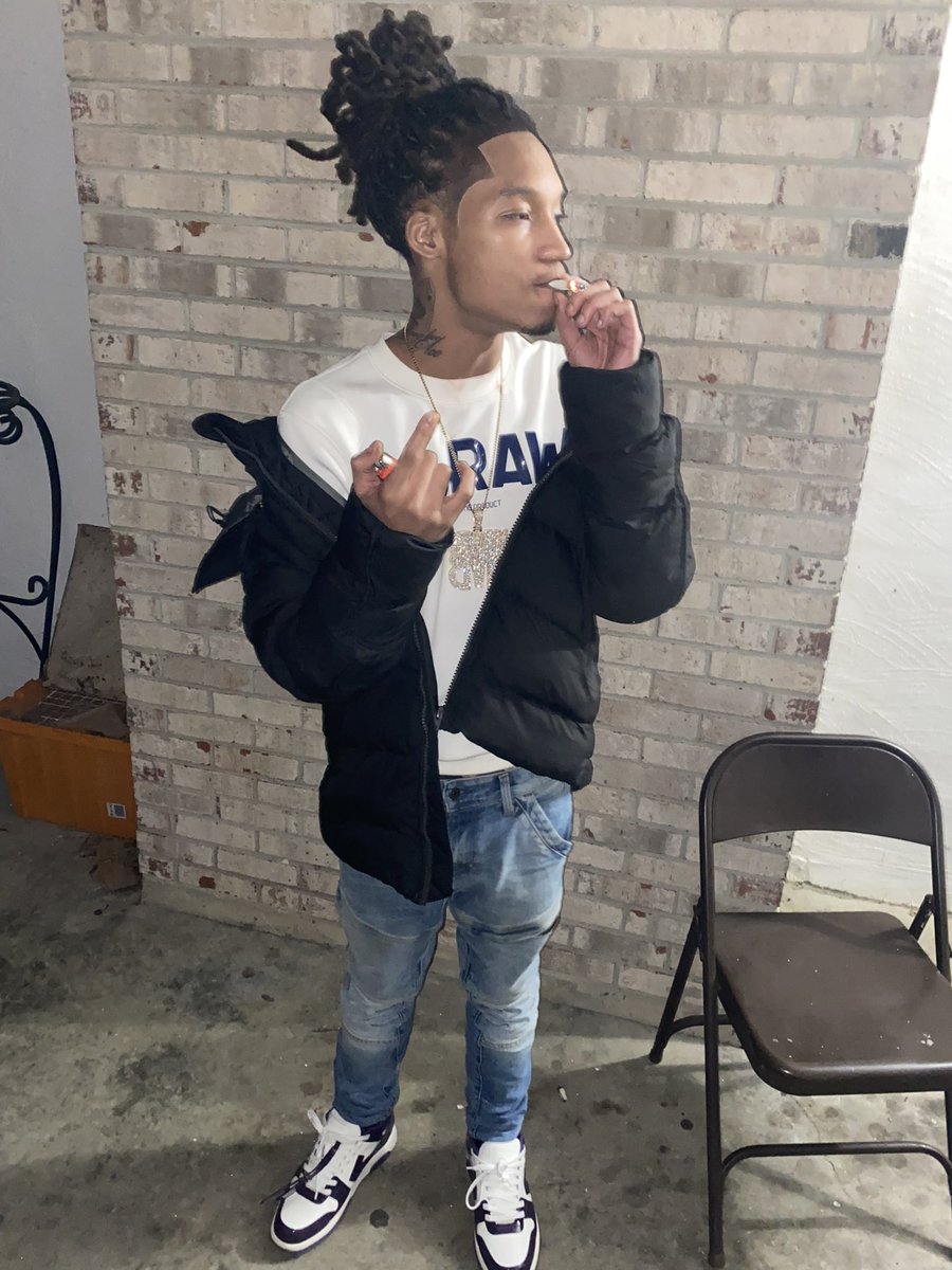 Lilacegm4l's tweet photo. Tomorrow not promised live it up can’t leave this way 💯 #Longliveace #LongLiveDoo #Freeslutty https://t.co/9IKTRofFlP