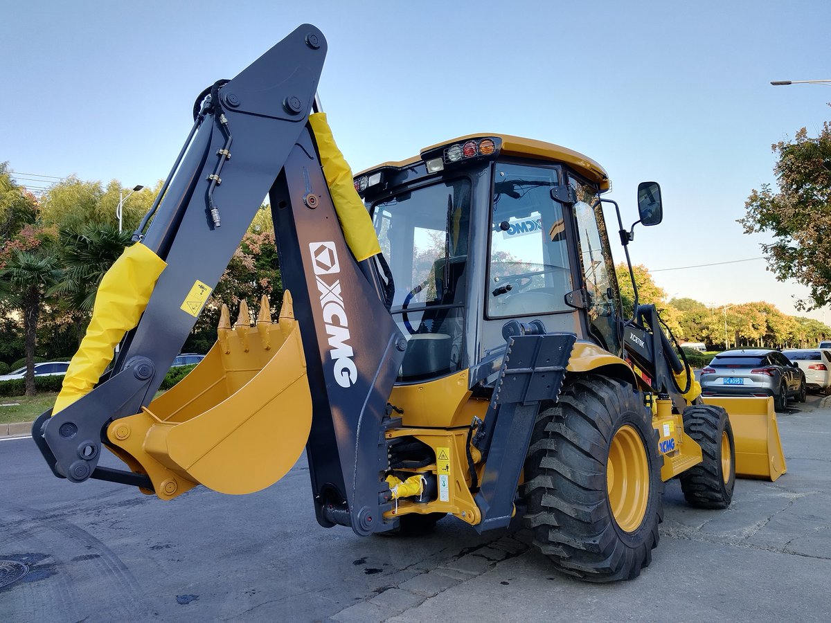 JessieTLL's tweet image. XCMG XC870K BACKHOE LOADER TO PERU~~~~~😌🤗