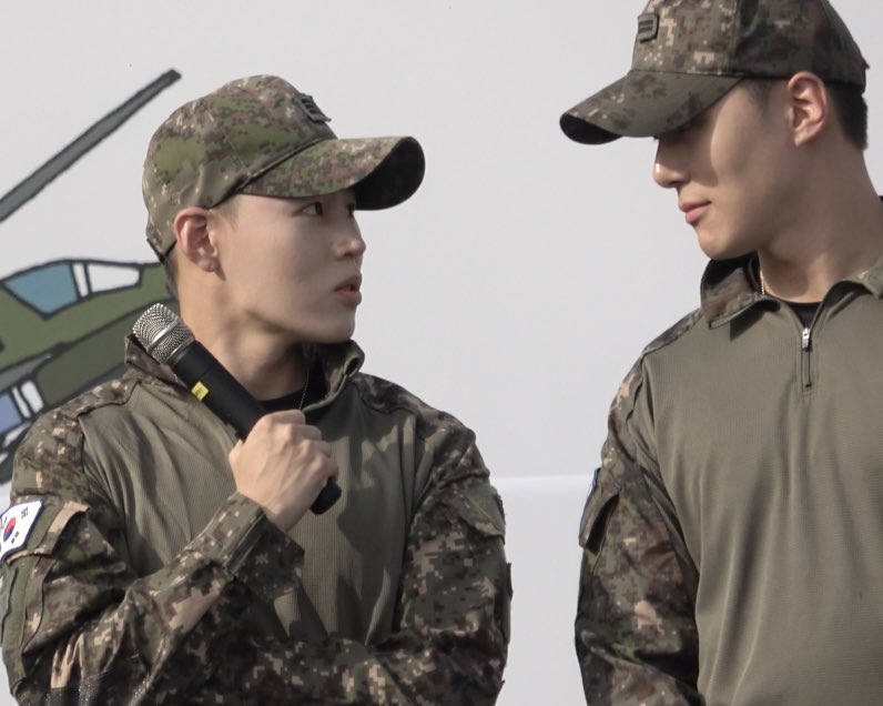 _imseng's tweet photo. 막내공주 표정 귀엽다 https://t.co/Gv0SPm8n6r