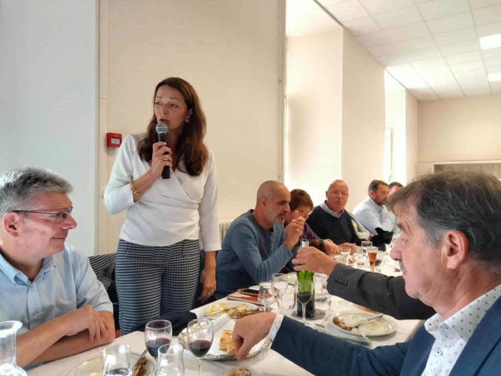 Valérie Boyer🎗️ (@valerieboyer13) on Twitter photo Malgré une actualité chargée, j'ai souhaité ce dimanche rencontrer les militants <a href="/lesRepublicains/">les Républicains</a> du Cantal afin d'échanger notamment sur le terrorisme islamiste et les conflits qui touchent #Israël et l'#Arménie. Je remercie <a href="/brunofaure/">Bruno Faure</a> et son équipe pour ce bel accueil. Malgré une actualité chargée, j'ai souhaité ce dimanche rencontrer les militants <a href="/lesRepublicains/">les Républicains</a> du Cantal afin d'échanger notamment sur le terrorisme islamiste et les conflits qui touchent #Israël et l'#Arménie. Je remercie <a href="/brunofaure/">Bruno Faure</a> et son équipe pour ce bel accueil.