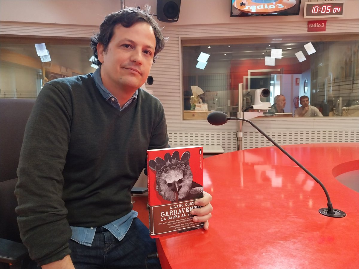 Álvaro Cortina da un zarpazo con 'Garravento. La garra al viento' para hablar de Florinda vengando a Manfredo o de Kant y los alienígenas, hay para todos <a href="/JekyllandJill/">Jekyll&Jill</a>