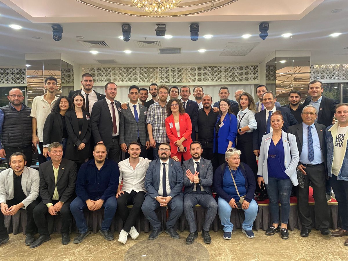 Cumhuriyet Halk Partisi Sakarya İl Başkanlığı seçimini, Mavi liste ile, Oğuz Can CUROĞLU kazanmıştır.
Listesinde bulunan tüm yol arkadaşlarımı tebrik ederim.

Şahsımı onurlandırarak, kurultay delegesi olmama vesile olan herkese de, ayrıca teşekkür ediyorum.
.
.
.
#sakarya #chp