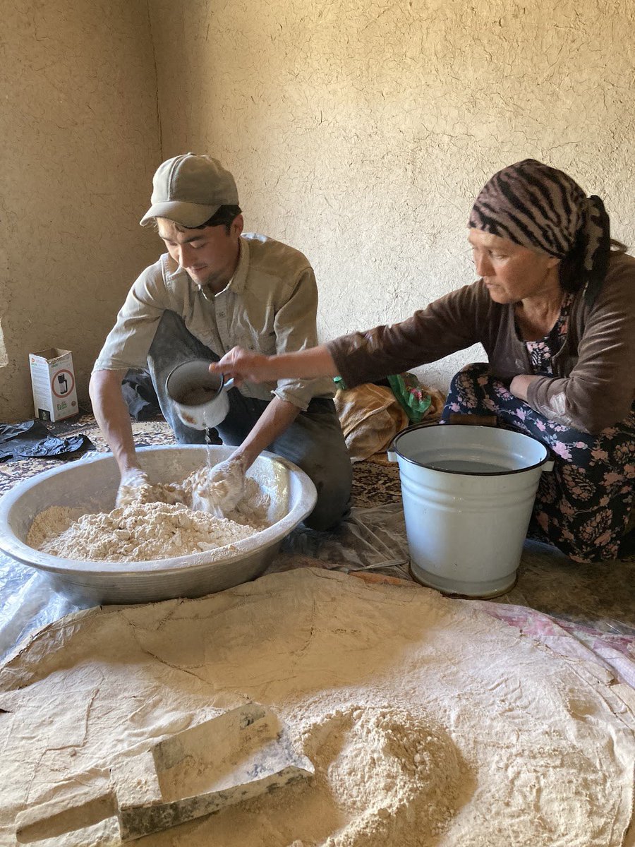 uzb_travel's tweet image. On #WorldBreadDay we are celebrating non - the mouthwatering national bread of Uzbekistan - and all those who bake it for us.