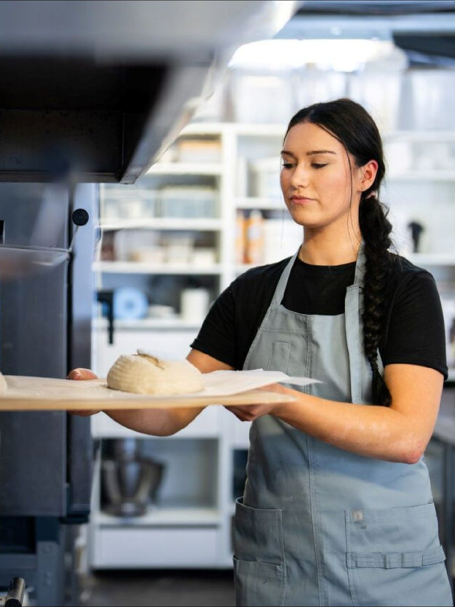 tafesa's tweet image. Happy #WorldBreadDay 🍞 
#TAFESA #Baking apprentice, Shania, who works at The Lost Loaf and is the 2022 Champion Baker - Bake Skills Australia National Championships, is off to Munich soon for the iba Trade Fair, a world leading event in baking and #confectionery. Safe travels!
