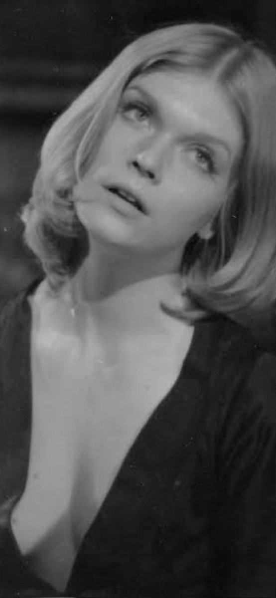 DavidKlement2's tweet photo. WOMEN OF HAMMER HORROR
JANET KEY
Born: 10 July, 1945, Bath, Somerset, England
Died: 26 July, 1992
Hammer films: The Vampire Lovers (1970), Dracula A.D. 1972 (1972)
#JanetKey #HammerHorror https://t.co/kMj65hqO6H