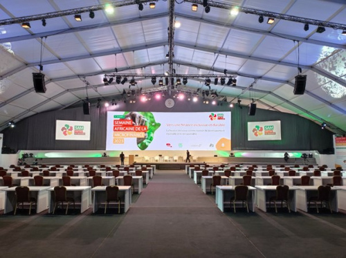 Lomé, capitale africaine de la microfinance cette semaine republiquetogolaise.com/gouvernance-ec…  |