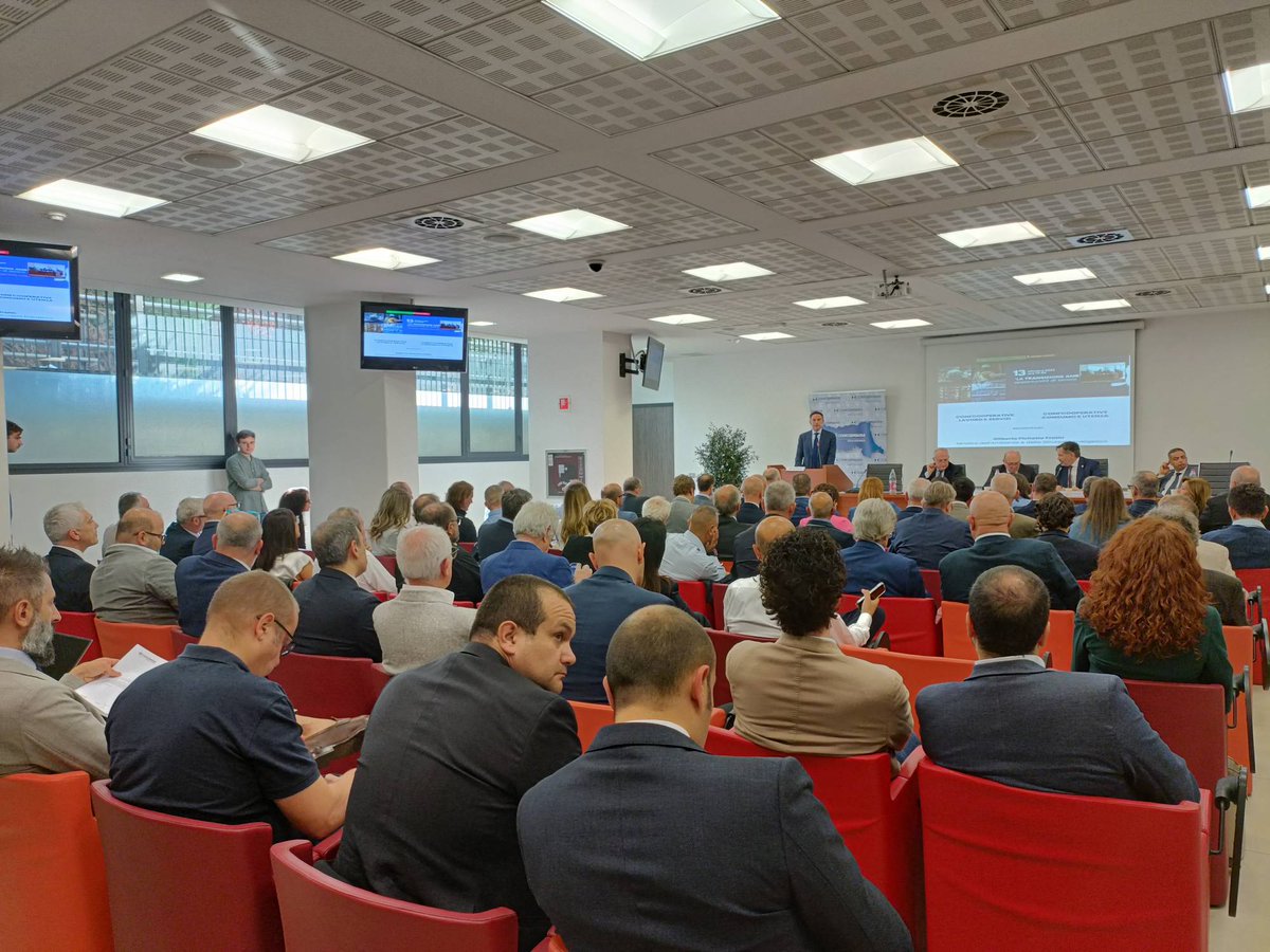 "La Transizione Ambientale: opportunità di lavoro e sviluppo": interventi sulla transizione, accompagnata in maniera graduale, come grande occasione di sviluppo e cambiamento del modo di fare impresa, con al centro sempre il  lavoro.

tinyurl.com/43upu86w