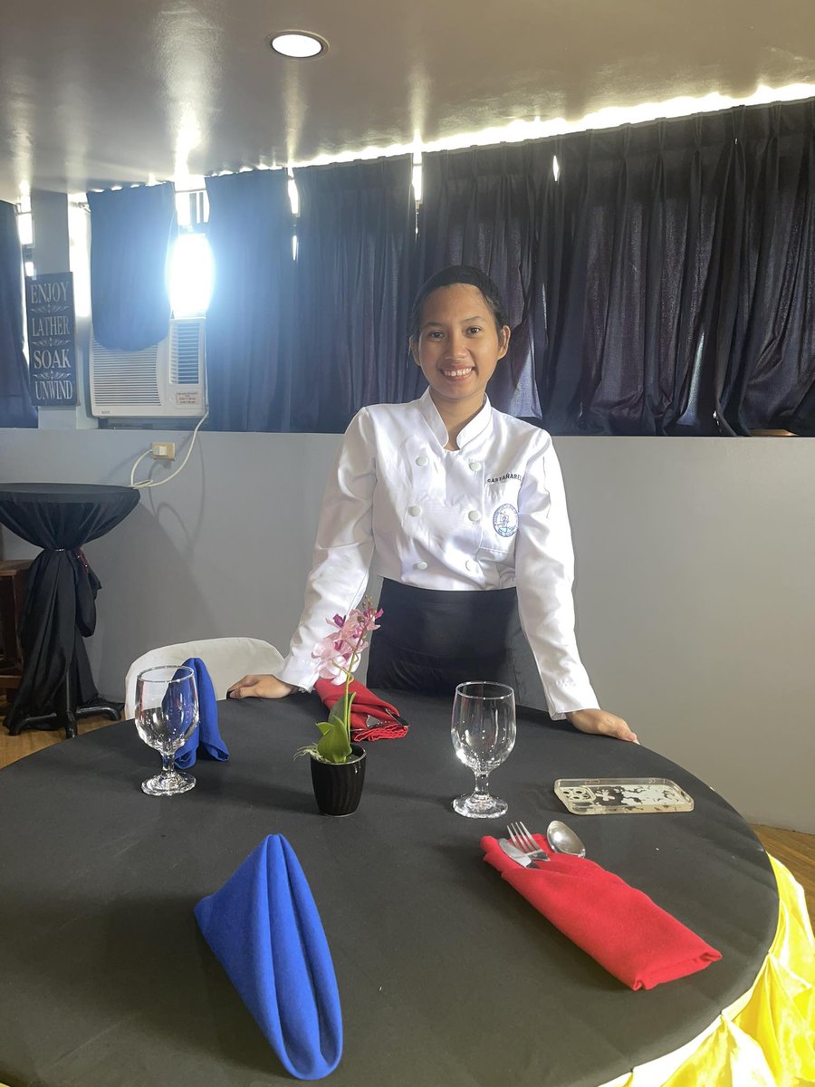 ItsMe_Grasya19's tweet photo. F&amp;b and Chef https://t.co/O1TTX7PiCo