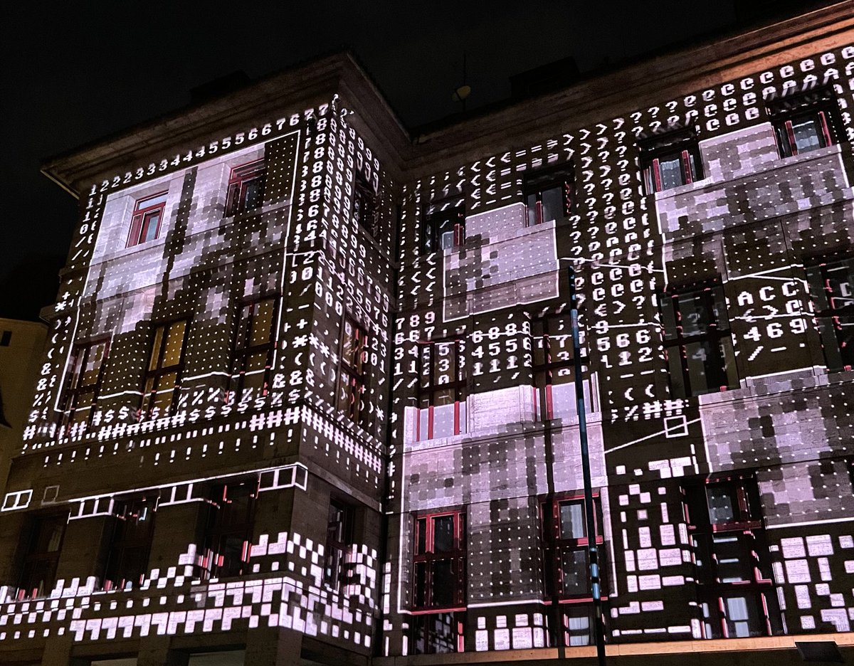 MattFieldUK's tweet photo. Další kulturní víkend v Praze s rodinou: #Designblok na hradě a @signalfestival po celém městě. 👏 https://t.co/h7ufSaMJyX