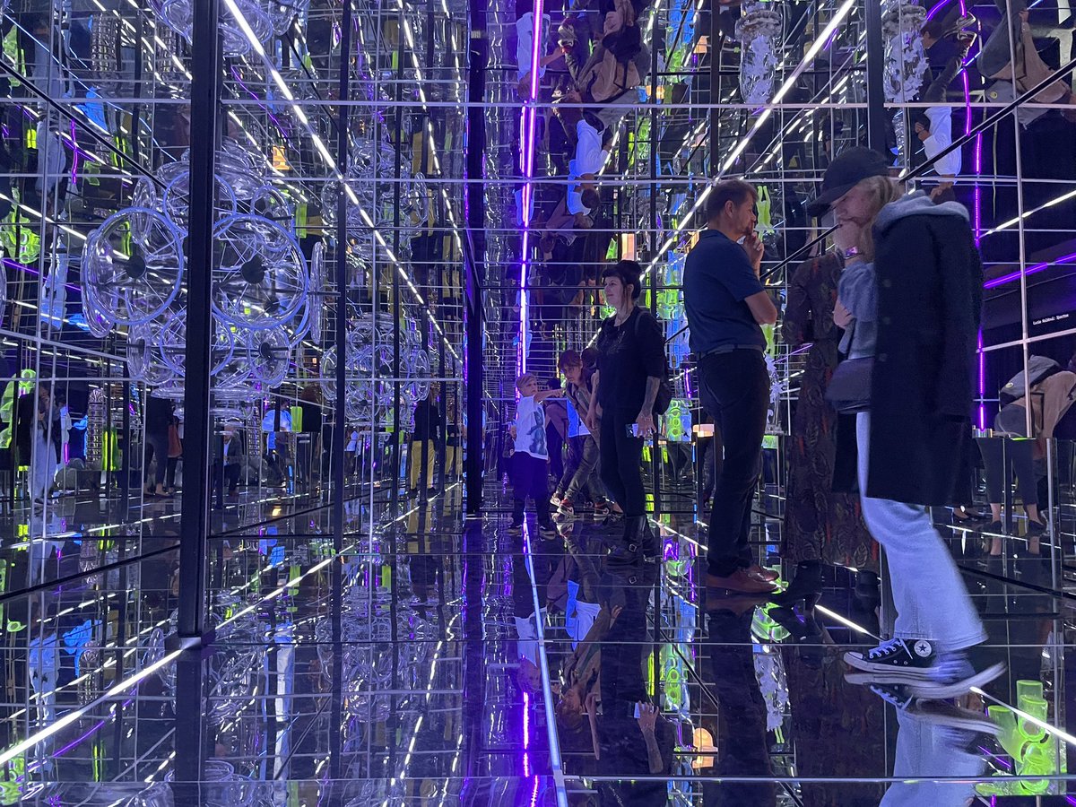 MattFieldUK's tweet photo. Další kulturní víkend v Praze s rodinou: #Designblok na hradě a @signalfestival po celém městě. 👏 https://t.co/h7ufSaMJyX