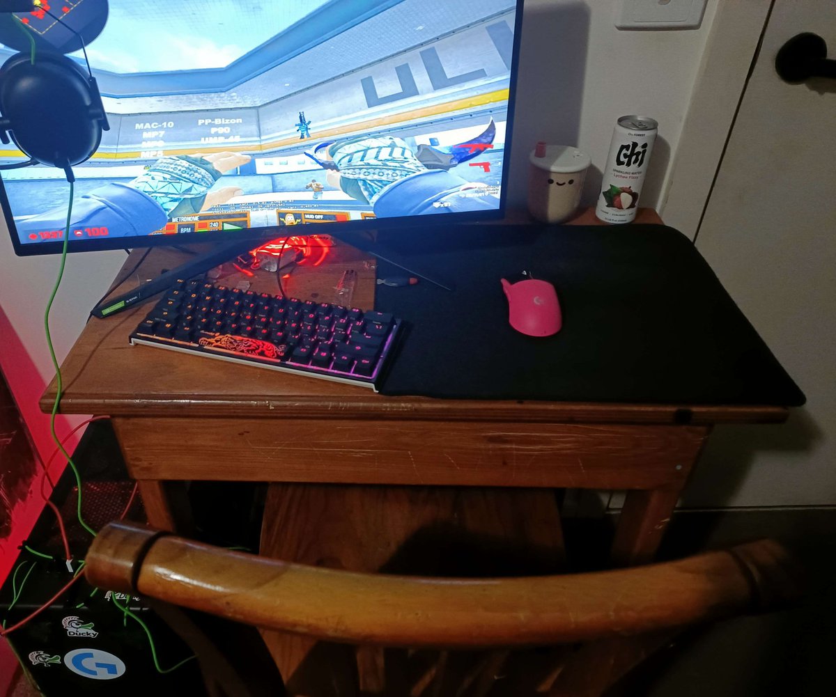 evie tweet media