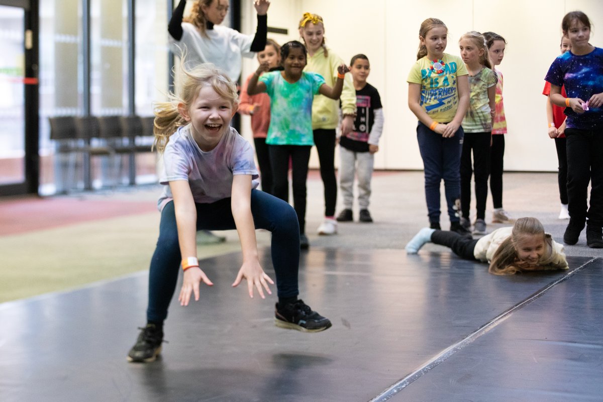 Big thanks to the following orgs & artists delivering activities at this week's Yorkshire School Dance Festival - @PDTeducation, @leedscitycoll, @CATNSCD, @LEEDS_2023, @YorkshireDance, students from @NorthernSchool & Jemma Mae The 400 young dancers will have an AMAZING time!