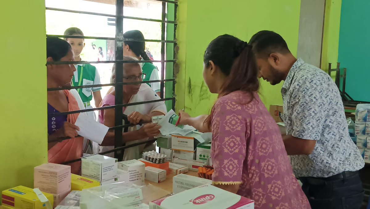 OilIndiaLimited's tweet image. Oil India Limited Hospital, Duliajan with a vision to provide #speciality #medical services at the door steps of the #community, organized a #multispeciality #healthcamp at Jamunamukh High School, Sasoni, Dibrugarh. 

#OilIndiaLimited #oilindialtd #oilindia