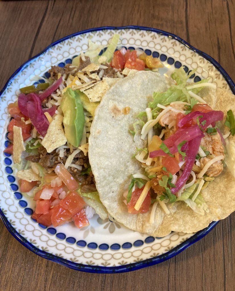 fujiks_official's tweet photo. 貝塚のメキシコ🇲🇽🌵
#ELTACOS🌮
美味しい☺️ https://t.co/Al7vkq49mI