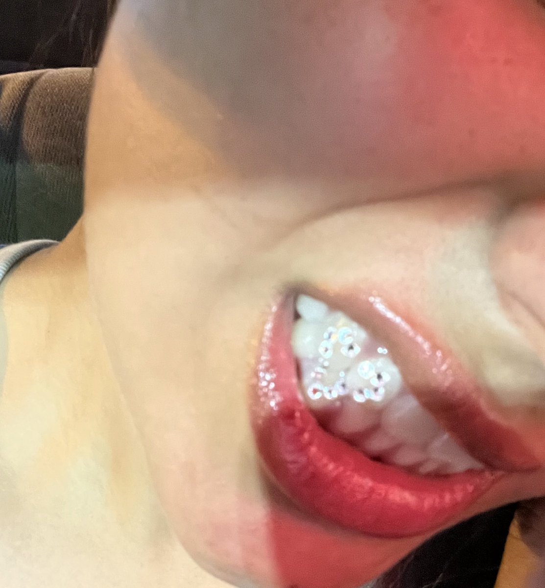 wavydesss's tweet photo. I like the diamonds on me cause they dance https://t.co/Dp00WDtJKd