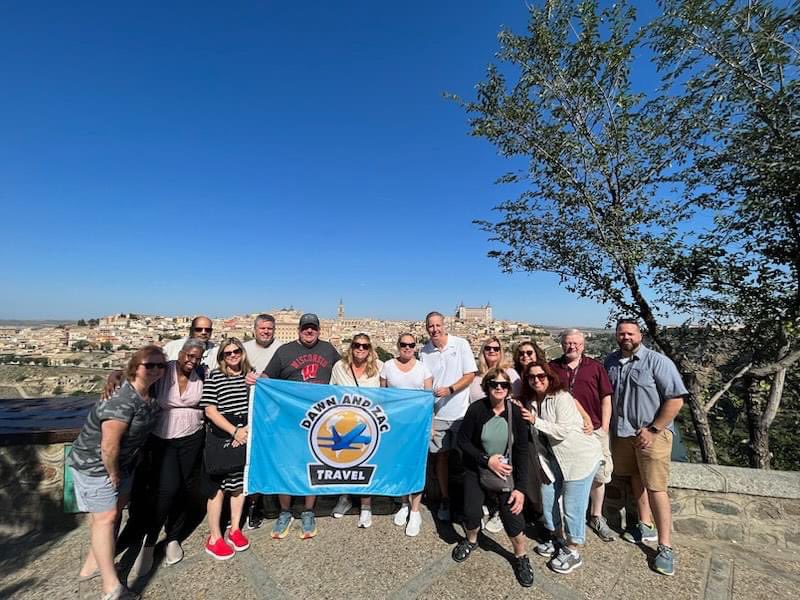 Flag sighting! Having the best time on our Dawn and Zac Travel group trip to Spain and Portugal. Spent the day in the beautiful city of Toledo, Spain 🇪🇸 #grouptours #visitspain #spaintour #dawnandzactravel #traveltheworldwithus