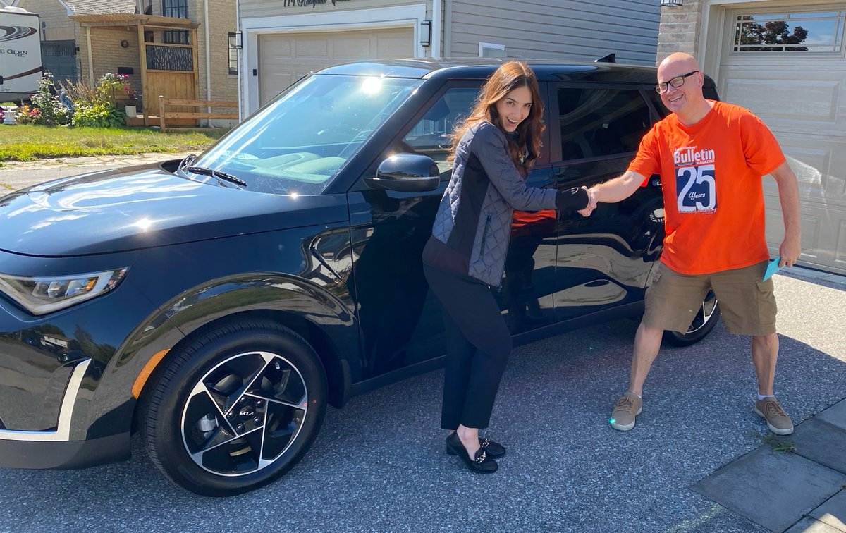 Shout out to <a href="/BrantfordKia/">BrantfordKia</a> and Gabi for delivering my new 2023 Kia Soul right to my driveway in Mount Albert all the way from Brantford! Possibly the greatest car-buying experience of my life. Looking at a Kia? Go to them! #NewBulletinWheels #EgBulletinMagazine