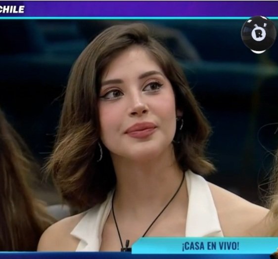 lavaledelteam's tweet photo. bueno, en vista que nadie me mandó fotos, le saqué yo, esa belleza de iCata es única💜 #GranHermanoCHV #teamrai #GranHermanoChile https://t.co/0EBC2MyPbF