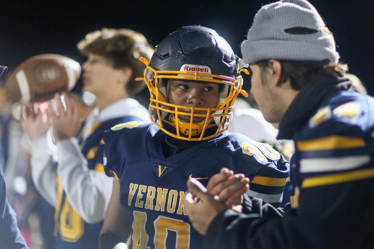 When I’m not playing I’m coaching on the sidelines. My team’s special season continues being crowned the SFC American White conference champs. We are not done yet. Let’s go boys!!! 
#Family #ittakeseveryone 
@VernonVikingsFB