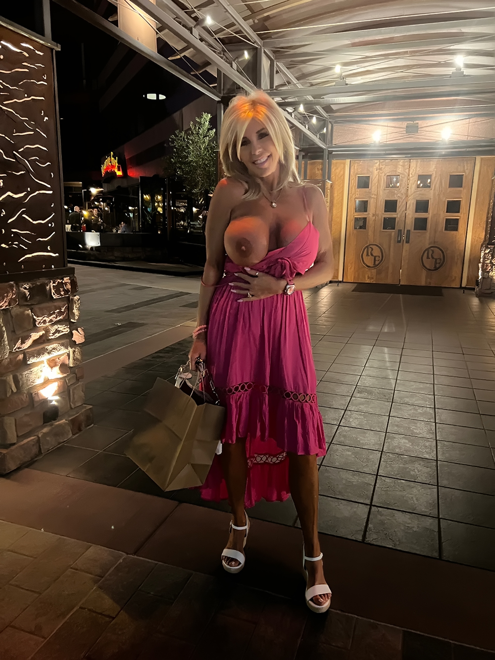 A little after dinner flashing.. 😎 https://t.co/zcmbyTWLlj https://t.co/YhbVYhb0XM