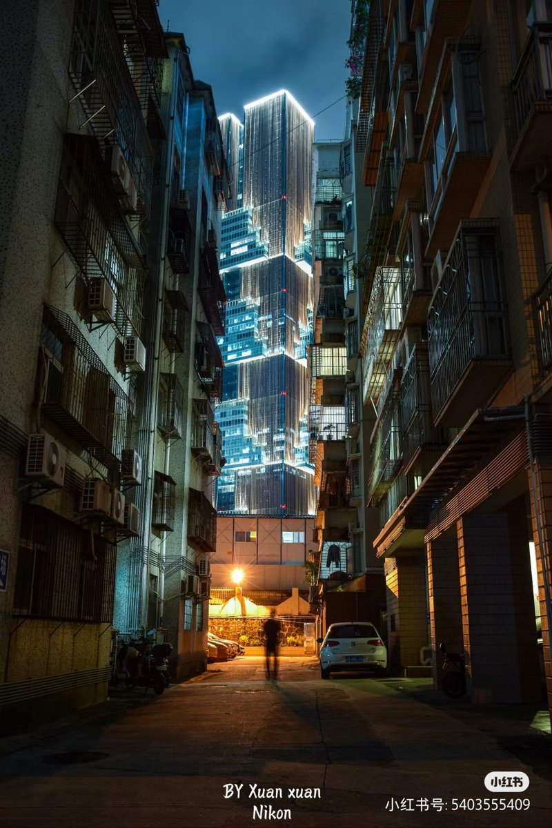 ShenzhenCity's tweet photo. Beautiful pic of this strange building taken from a urban village in Shenzhen.
Picture by Xuanxuan.
#shenzhen #china #skyscraper #cityscape #guangdong #hongkong #pearlriverdelta #cyberpunk #kpf #megatall #supertall #lookingup #dezeen #archdaily #skyline #urban https://t.co/e0kEdsoTRr