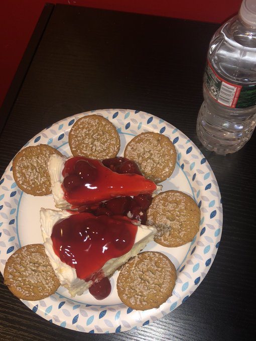 Latenight Munchies just finish blazing some Cookie cream💨💨💨💨💨💨💨💨💨💨💨 💨💨💨💨💨💨💨💨💨 https://t.co/qUlbGObe2