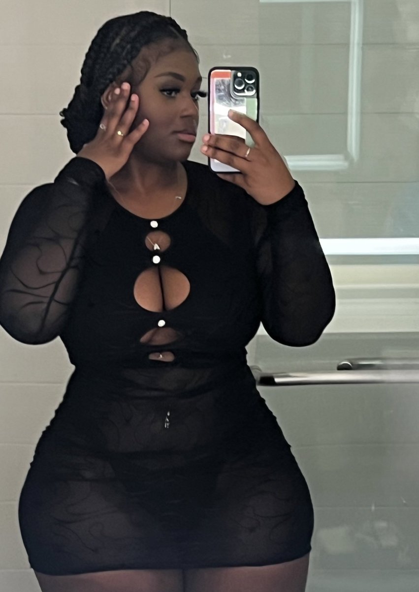 _avtvmn_'s tweet photo. The Artisté👩🏾‍🎨🖤 https://t.co/QdTyYuyFN8