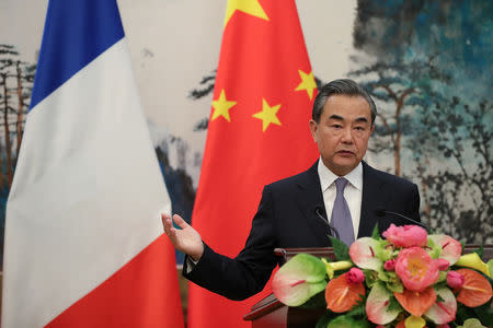 Wilson_Suaza_'s tweet image. Declaraciones de China

"Israel está yendo más allá de la defensa propia en el castigo a los civiles de Gaza. Condenamos las matanzas de civiles y exigimos un alto el fuego"

“Pekin está dispuesta a trabajar con los países árabes para seguir apoyando la causa justa de los…