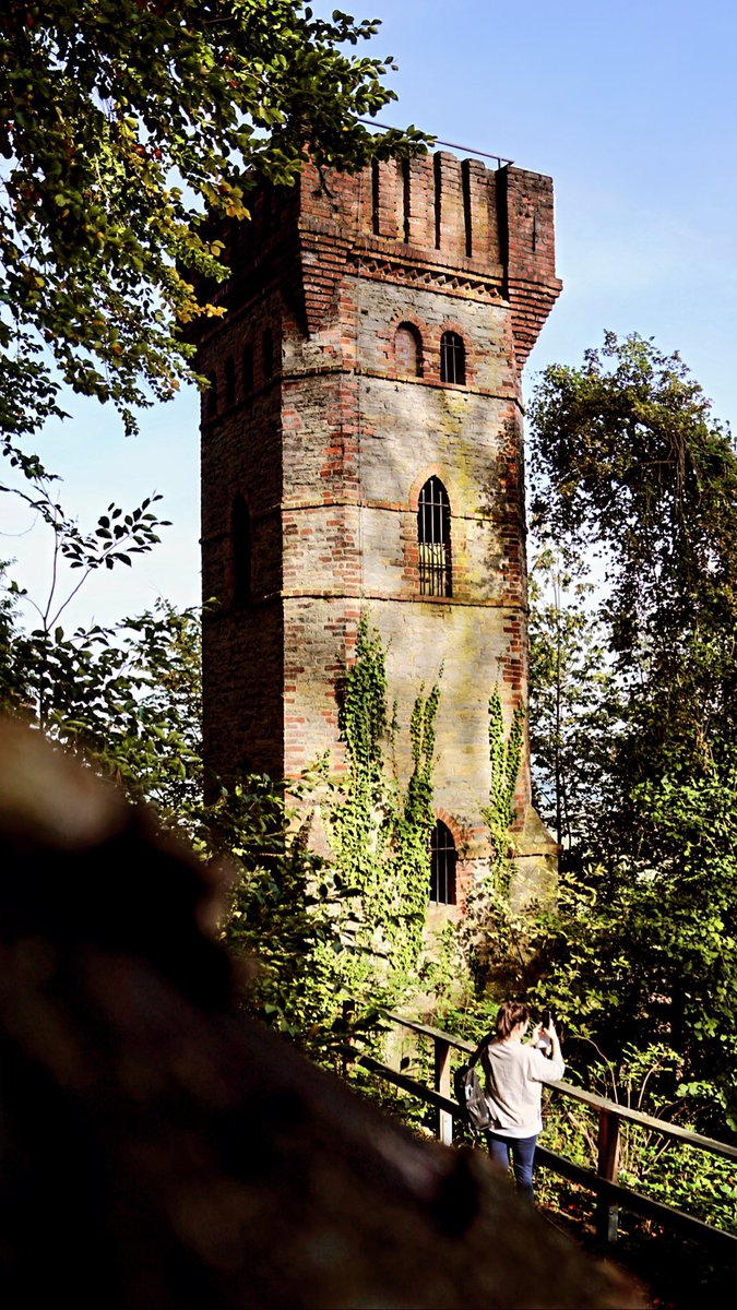 Rodeneckturm
#teutoburgerwald #höxter #fotowalk #meinteuto #architecture #autumncolor #everydayadventure #explore #forestlover #hiking #geocaching #makesomething #naturelovers #photography #rausundmachen #teutolover #wanderlust