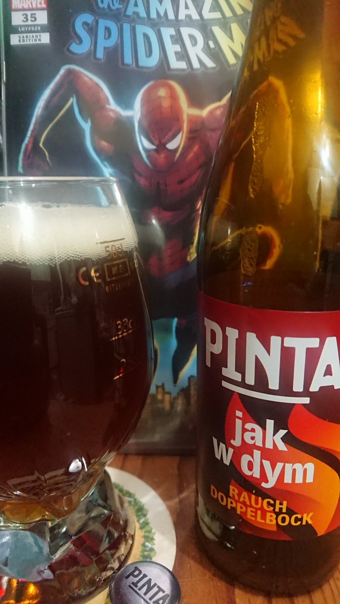 rockdrigo8325's tweet photo. Hoy una #Dopplebock de esas Rauch o sea ahumadas, a ver que tal, esta es de Pinta Craft Beer . Y el #35 del Amazing Spiderman por Tony S. Daniel creo que en este termina el arco, salud 🍻 😋 https://t.co/jRXOOt64k8