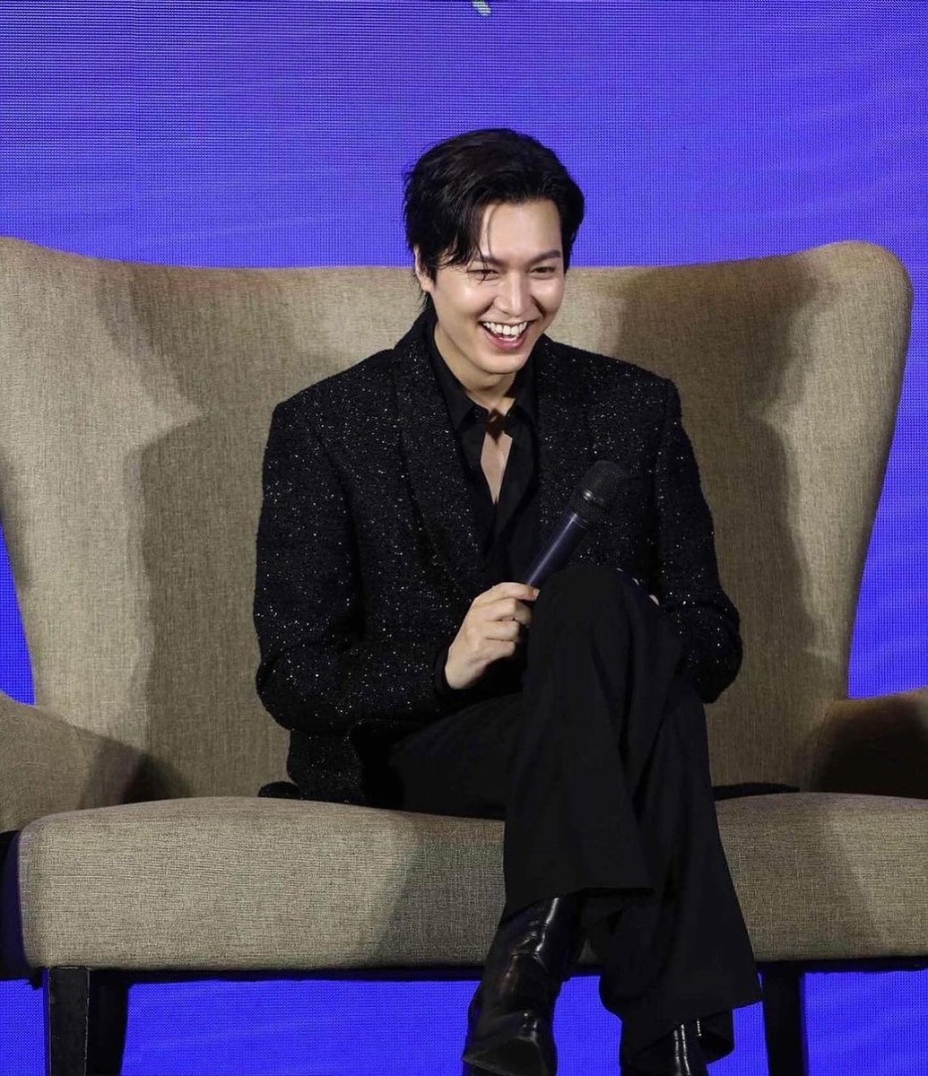 minozmarkee's tweet photo. @ActorLeeMinHo @boss 20231016 Lee Minho new IG post! 😍
@actorleeminho : "happppppy smdc night🔥🔥 thx love Philippines 안니융 see y a"
~ Salamat sa pagbisita Minho 😘 Antayin namin ang pagbalik mo! Safe flight! 🫶🏻
#LeeMinHoForSMDC #StepIntoLuxury
#이민호 #LeeMinho #ActorLeeMinHo https://t.co/RCzz3mXpS5