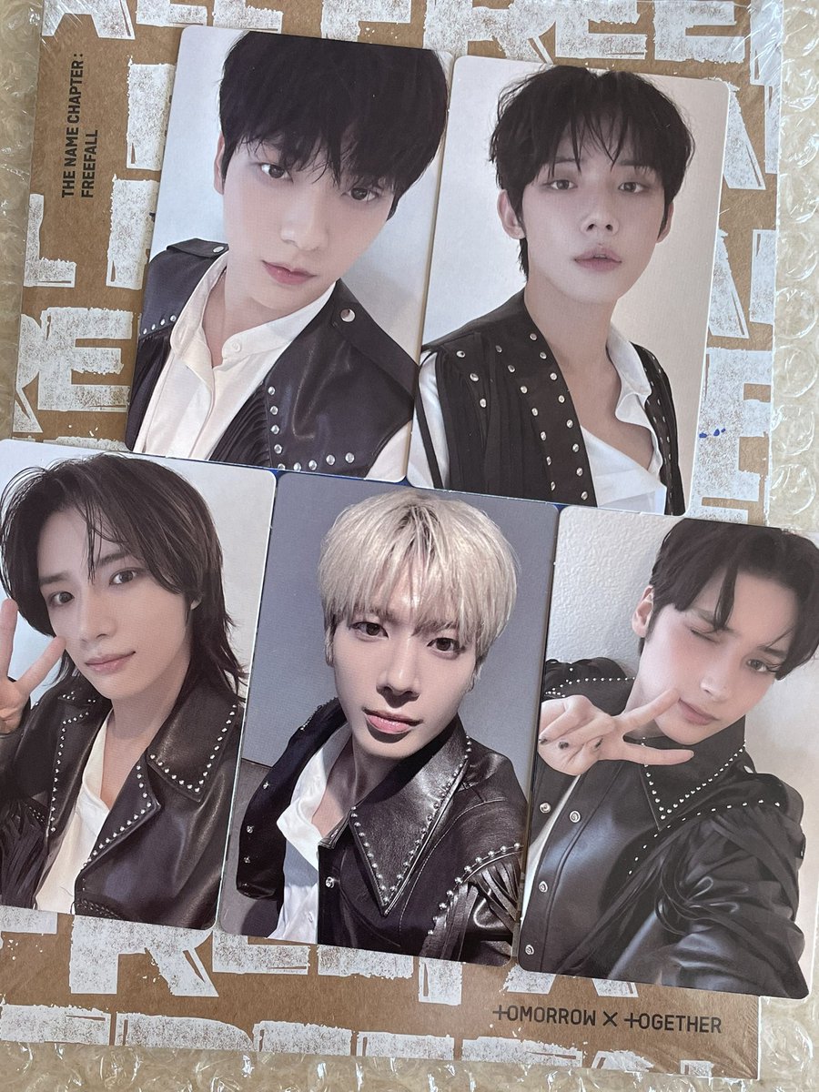 TXTMerchUpdates's tweet photo. [ PHOTOCARD PREVIEW ]

FREEFALL POWERSTATION LUCKY DRAW https://t.co/Jg2ee4Agu0