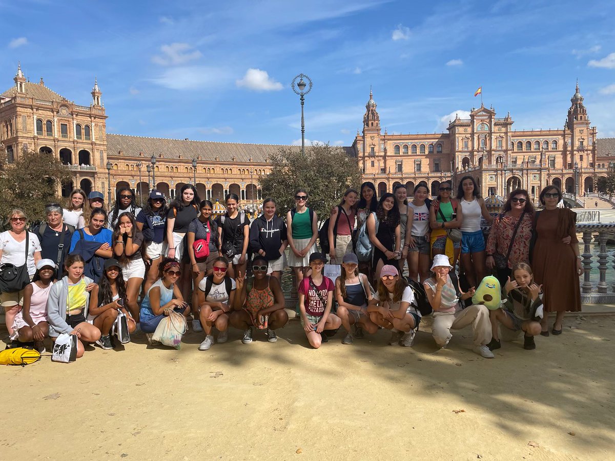 CRYHighSpanish's tweet photo. La plaza de España in María Luisa’s park. https://t.co/uPAWgv59W6