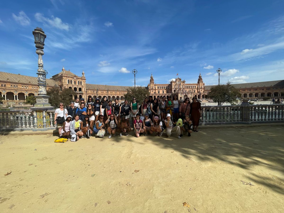 CRYHighSpanish's tweet photo. La plaza de España in María Luisa’s park. https://t.co/uPAWgv59W6
